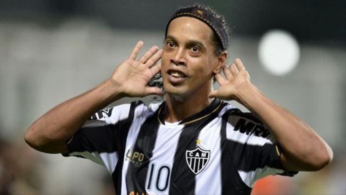 Ronaldinho geliyor