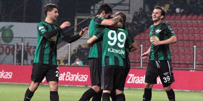 Akhisar Belediyespor kupada 4 golle turladı