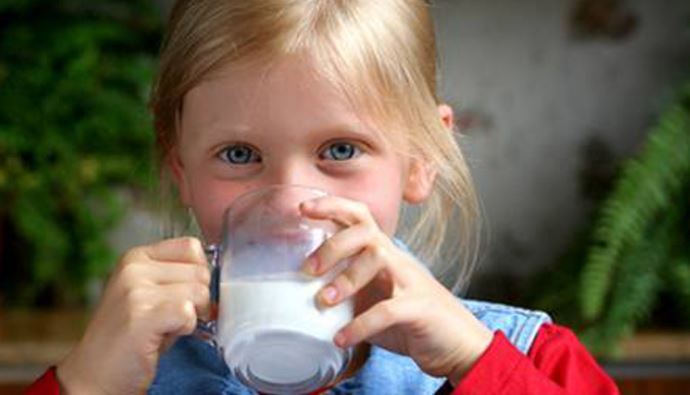 Sütün çocuklar için önemi ve faydaları nelerdir