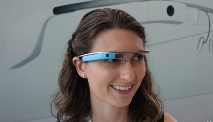 Google Glass ile araba kullanmaya ceza kesildi