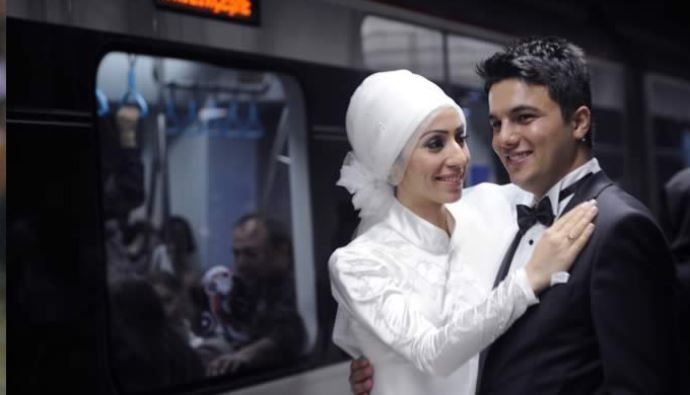Düğün fotoğrafı Marmaray&#039;da