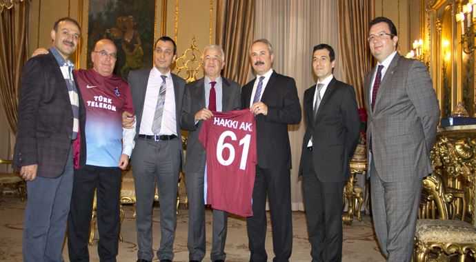 İtalyan Senatör Trabzonspor forması giydi