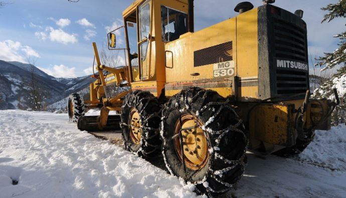 Kastamonu&#039;da karla mücadele sürüyor, 565 köy yolu kapandı