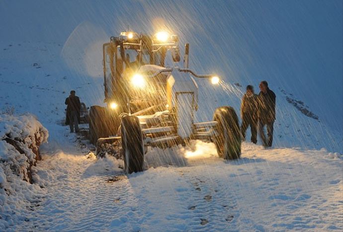 Kar ve buzla mücadeleye 8 bin personel