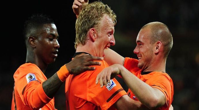 Kuyt ve Sneijder&#039;in yeni teknik direktörü belli oldu