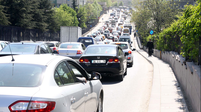 Bakan Şimşek, Ankara trafiğine takıldı