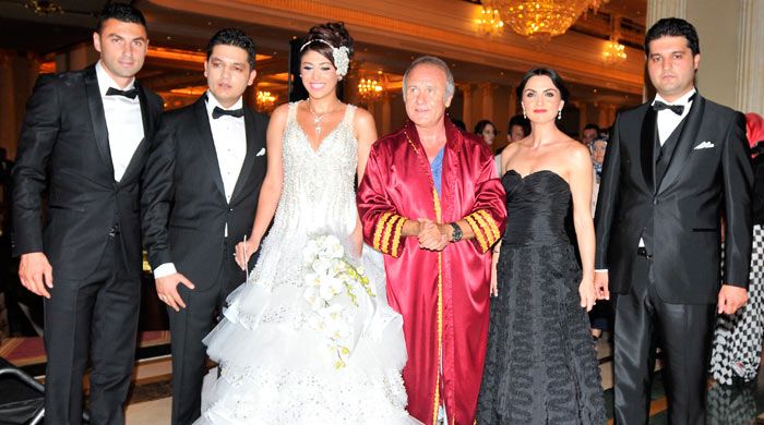 Galatasaraylı Burak Yılmaz&#039;ın kız kardeşi evlendi