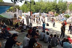 CHP&#039;li 20 Milletvekili Taksim&#039;e yürüyüşe geçti 