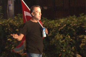 Eylemciye bira ve Türk Bayrağı uyarısı