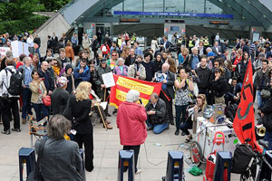 Londra&#039;daki G8 protestoları devam ediyor