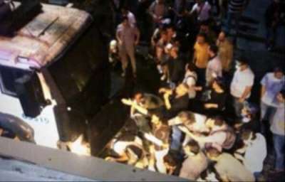 SON DAKİKA, TOMA&#039;ların altına yabancılar yattı