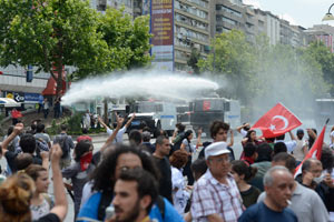 Ankara&#039;da son durum, &#039;Gösteriler sürüyor&#039;