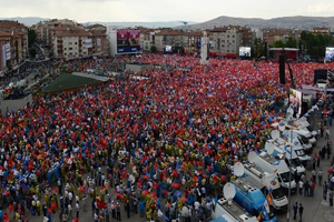 AK Parti Ankara mitinginde kaç kişi vardı
