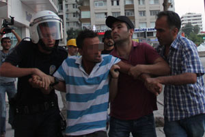 Adana&#039;da 16 eylemci serbest bırakıldı