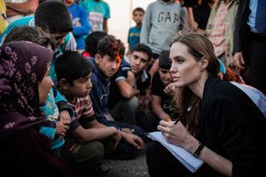 Angelina Jolie&#039;den yardım çağrısı
