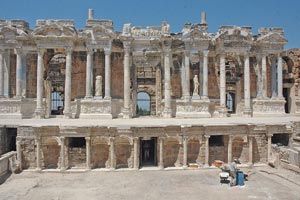 1800 yıllık antik tiyatro yenilendi