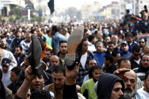 Mısır&#039;da muhalifler orduyu göreve çağırdı