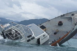 Antalya&#039;da kuru yük gemisi battı, 11 mürettabat kurtarıldı