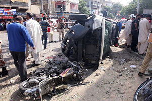Pakistan&#039;da bombalı suikast, 7 ölü