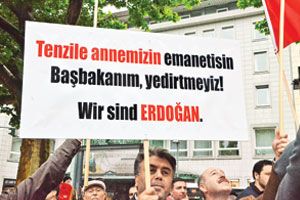 Almanya&#039;da &#039;Erdoğan&#039;ı yedirtmeyiz&#039; mitingi