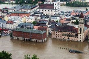 Orta Avrupa&#039;yı sel vurdu