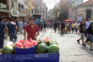 Eylemcilerden seyyar satıcılara &#039;Gezi&#039; yasağı