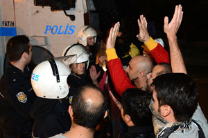 Göstericiler polisle pazarlık yaptı, eylem sona erdi
