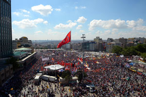 Taksim&#039;de &#039;Öcalan&#039; gerginliği