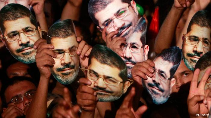 Darbecilerden Mursi&#039;ye casusluk suçlaması