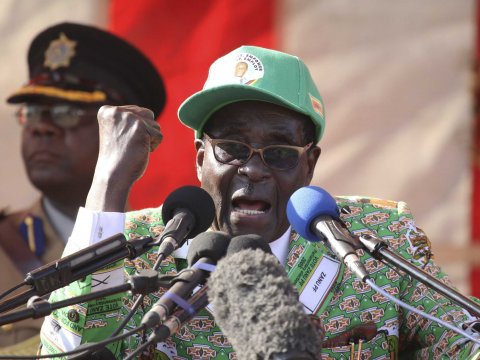Zimbabve Devlet Başkanı Robert Mugabe&#039;den kelle avı