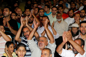 Amman Büyükelçiliği&#039;nde darbe karşıtı gösteri