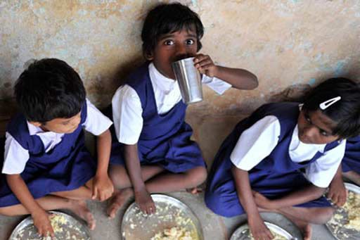 Hindistan&#039;da gıda zehirlenmesi, 20 öğrenci öldü