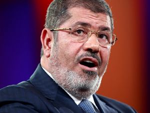 Mursi darbeyi reddetti, halkı direnişe çağırdı