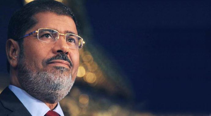 Mursi demokrasiyi özgürlüğüne tercih etti