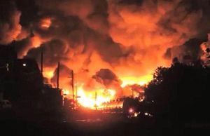 Kanada&#039;da petrol treni devrildi, 73 vagon infilak etti