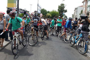 Bisikletli protestoya TOMA&#039;lı müdahale