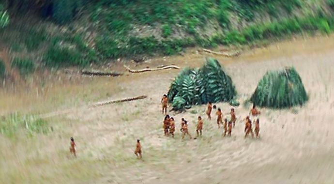 Amazonlardaki ilkel kabile, yerel halktan muz istedi