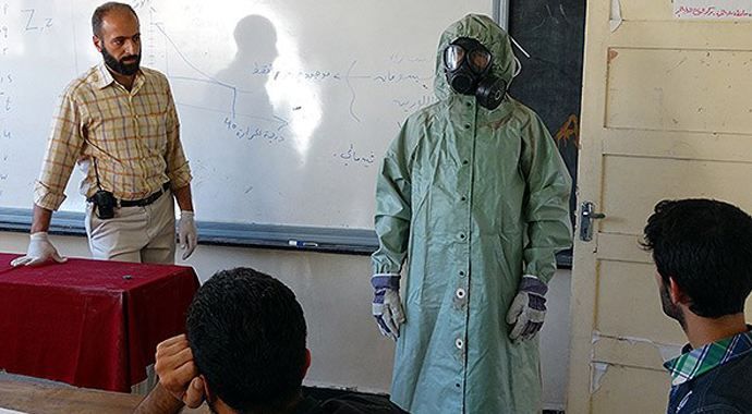 Suriyeliler, kimyasal saldırıya karşı eğitiliyorlar
