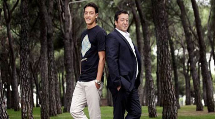Mesut Özil&#039;in babası Perez&#039;i bombaladı