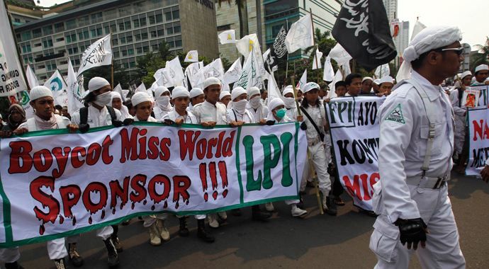 Endonezya&#039;da &#039;Miss World&#039; protestosu büyüyor