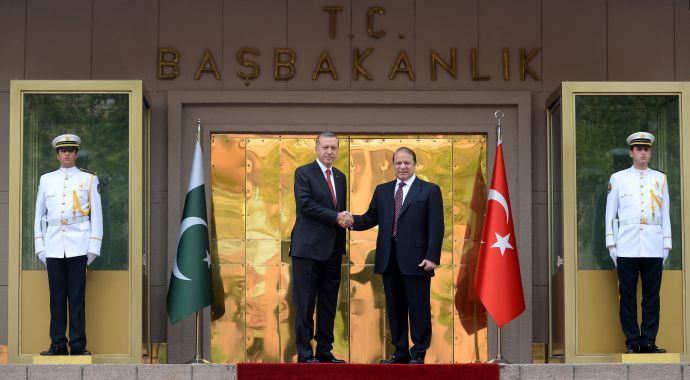 Başbakan Erdoğan&#039;dan Pakistan Başbakan&#039;ını karşıladı