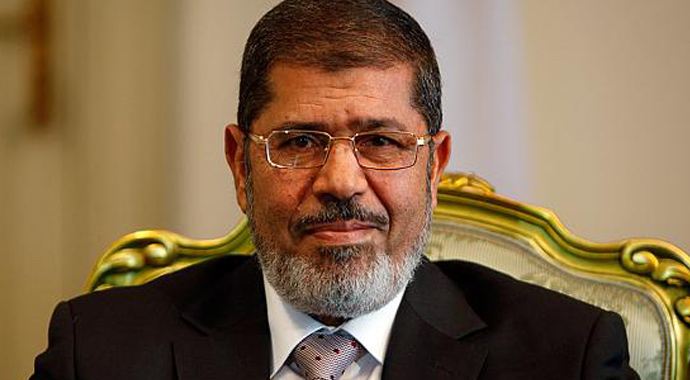 Devrik lider Mursi ceza mahkemesine sevk edildi