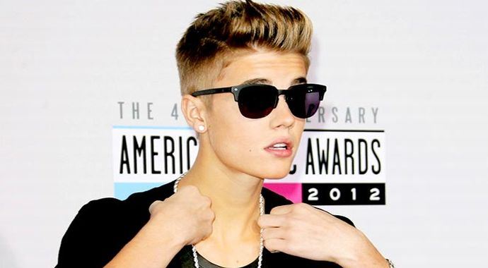 Justin Bieber&#039;ın 40 bin dolarlık kolyesi çalındı