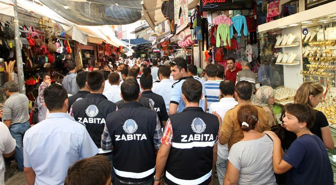 İzmir Kemeraltı çarşısı işportadan kurtuldu