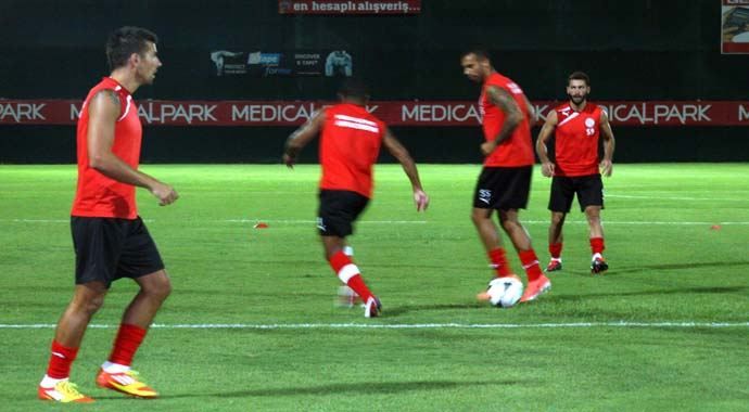 Antalyaspor, Galatasaray maçına hazırlanıyor