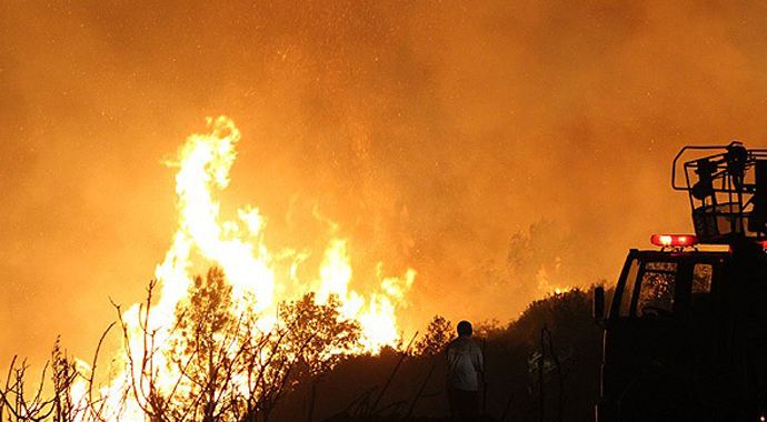 Alanya&#039;da köy yangını, 30 hektarlık alan kül oldu