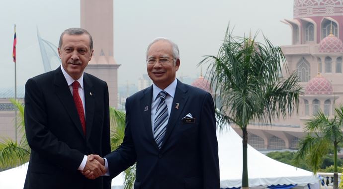 Erdoğan&#039;a Malezya&#039;da askeri törenle karşılama