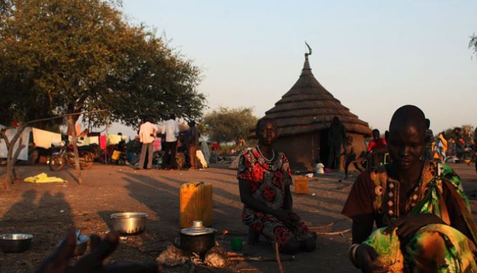 Güney Sudan&#039;da 400 bin kişi evlerini terketti