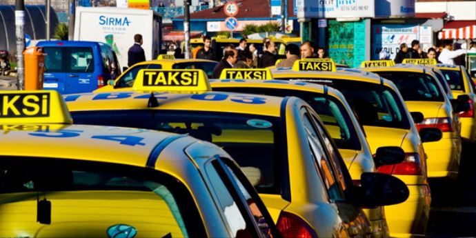 İstanbul&#039;a yeni damalı taksiler geliyor