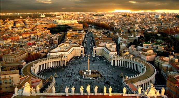 Vatikan&#039;da para aklama skandalı